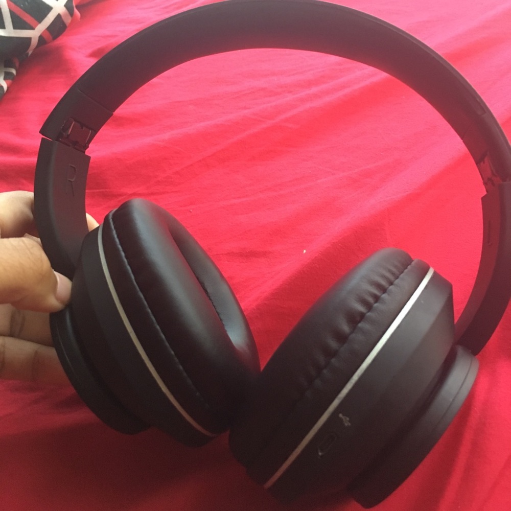 Tunes 360 Bluetooth headphones